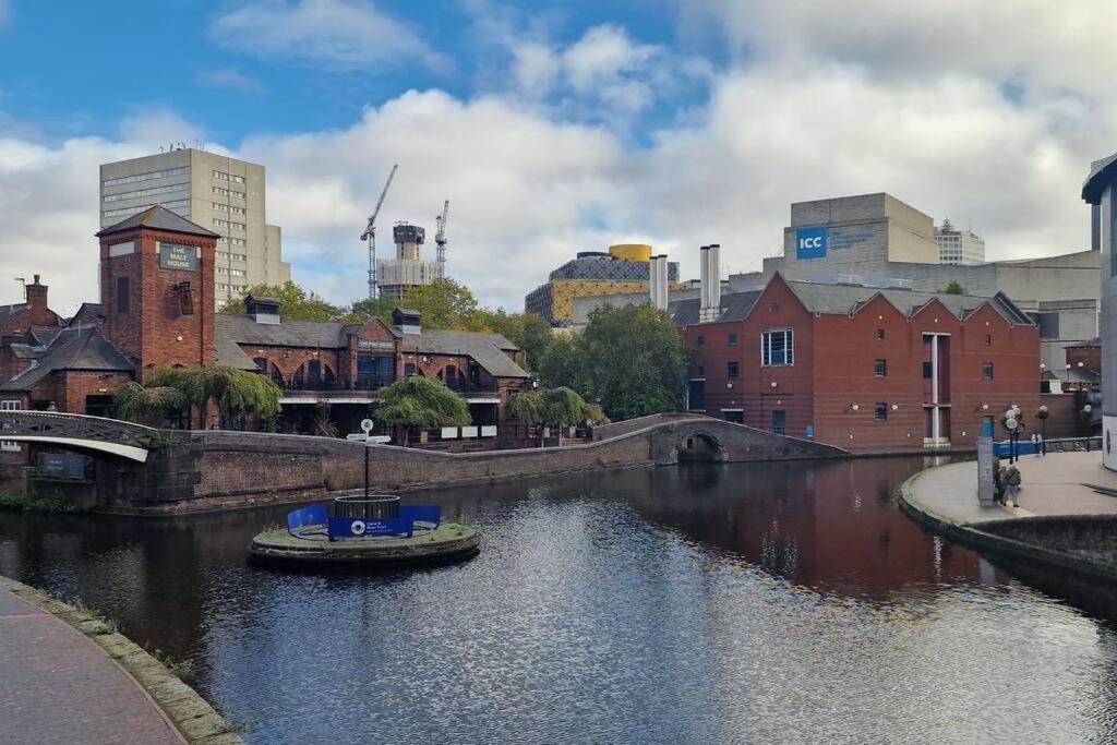 2 Bedroom Apartment Central Birmingham City Centre Buitenkant foto